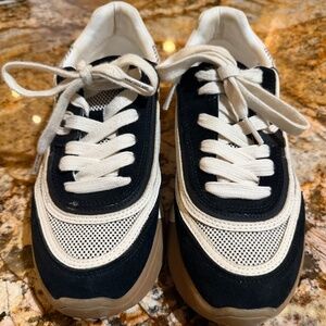 Sam Edelman New York women’s sneakers Size 7 black and white